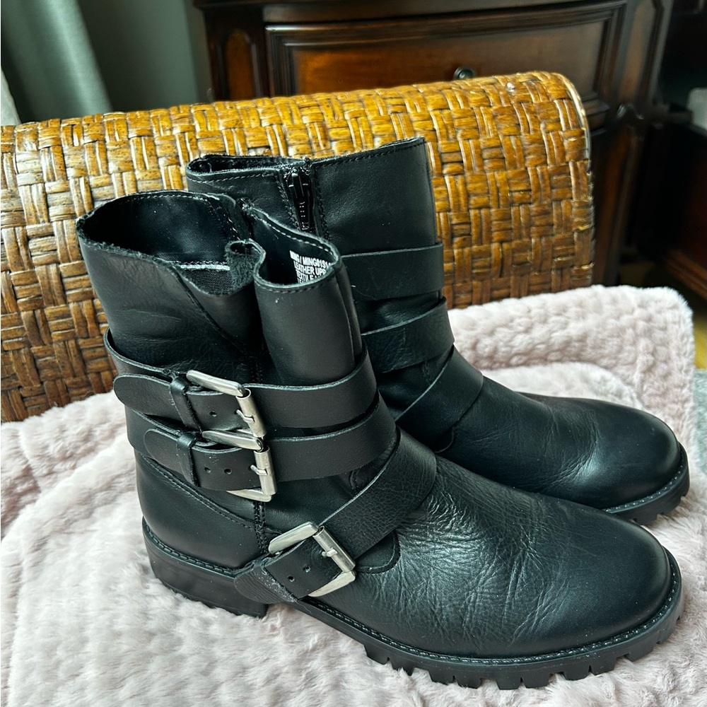 Steve Madden “MING” Moto Boots